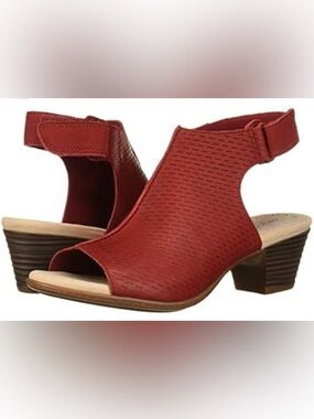 Clarks Womens Valarie James Leather Perforated Sandals, Size 7